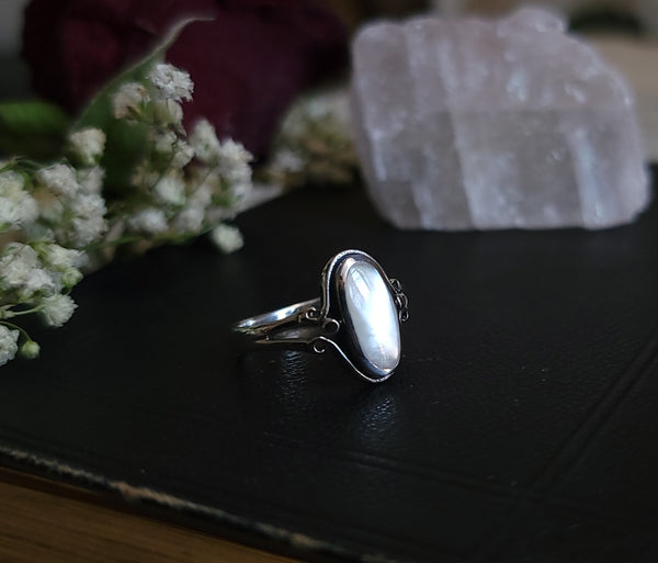 Helena - Mother of Pearl Ring - Sterling Silver Ring