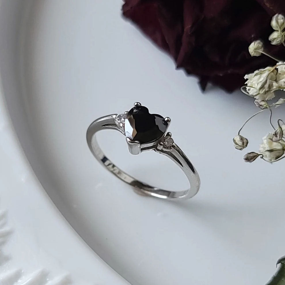 Heart x Black Onyx シルバー 925ハート型 黒石 リング Heart Black Onyx .925 Sterling Silver Ring Size 6.5, Black